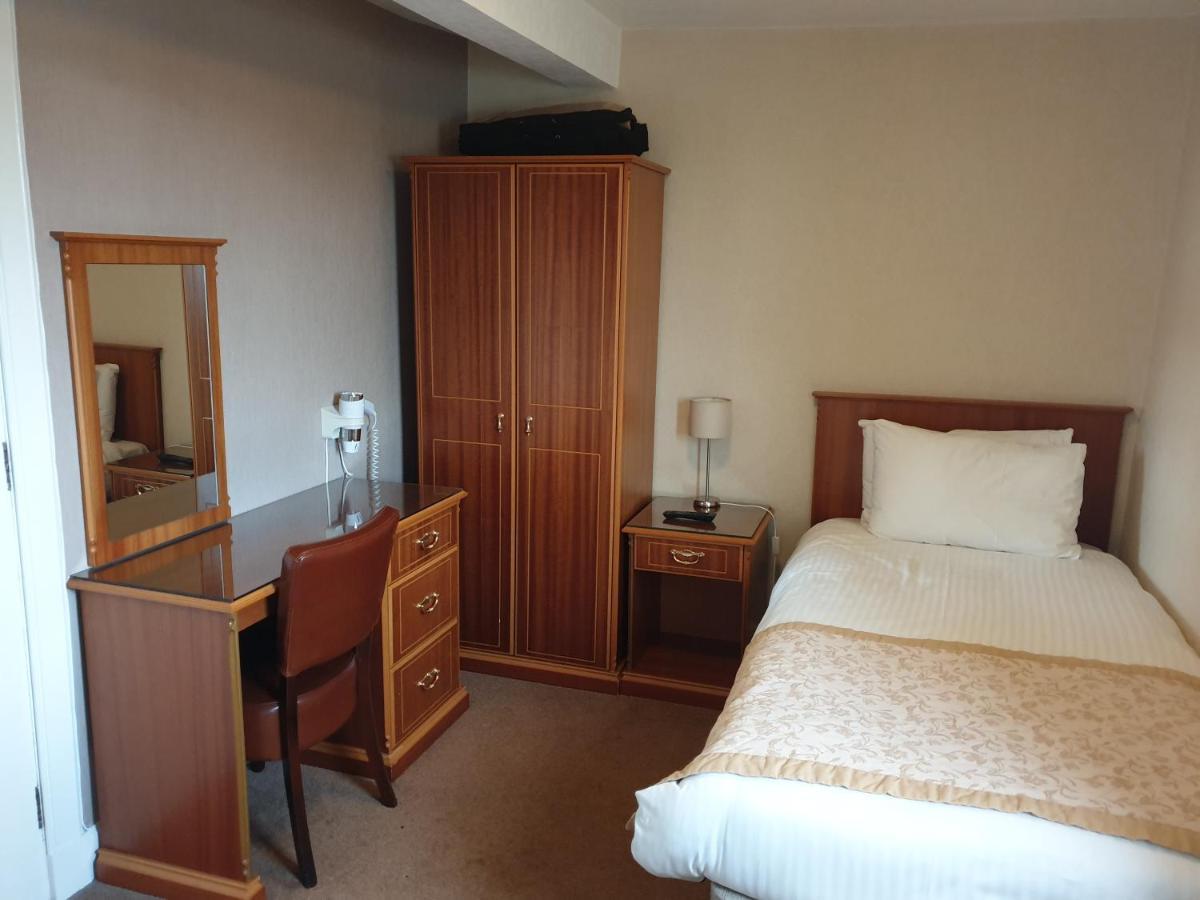 Commercial Hotel 엘니스 외부 사진